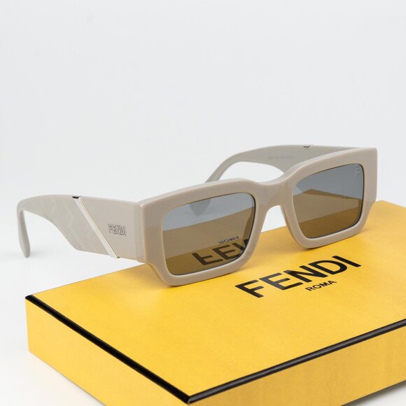 Fendi DIAGONAL Women Sunglasses Rectangle Grey FE40131I 20C NEW AUTHENTIC - Picture 3 of 11